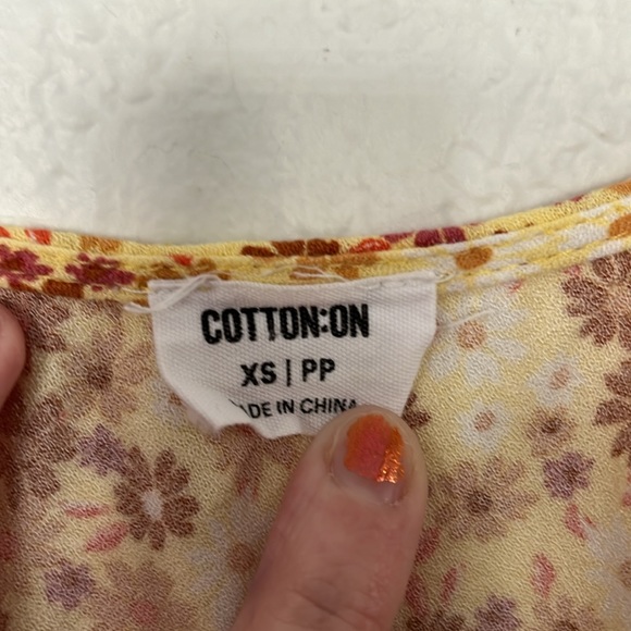 🌼CUTE DRESS YELLOW FLORAL PATTERN SIZE XSP GREAT CONDITION BUTTON DOWN FRONT - Picture 3 of 5